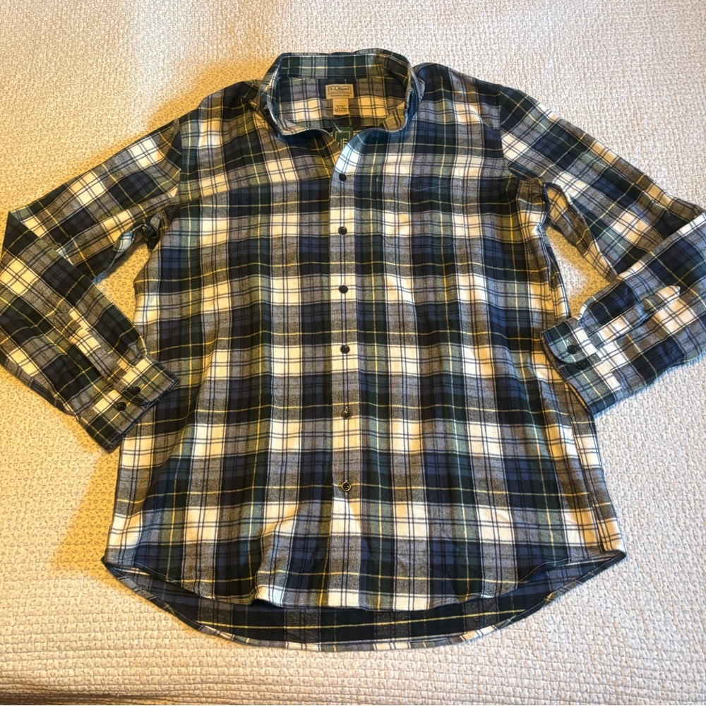 LL Bean Slightly Fitted Scotch Plaid Flannel Top
